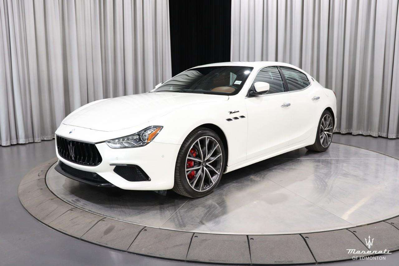 2022 Maserati Ghibli Modena Q4