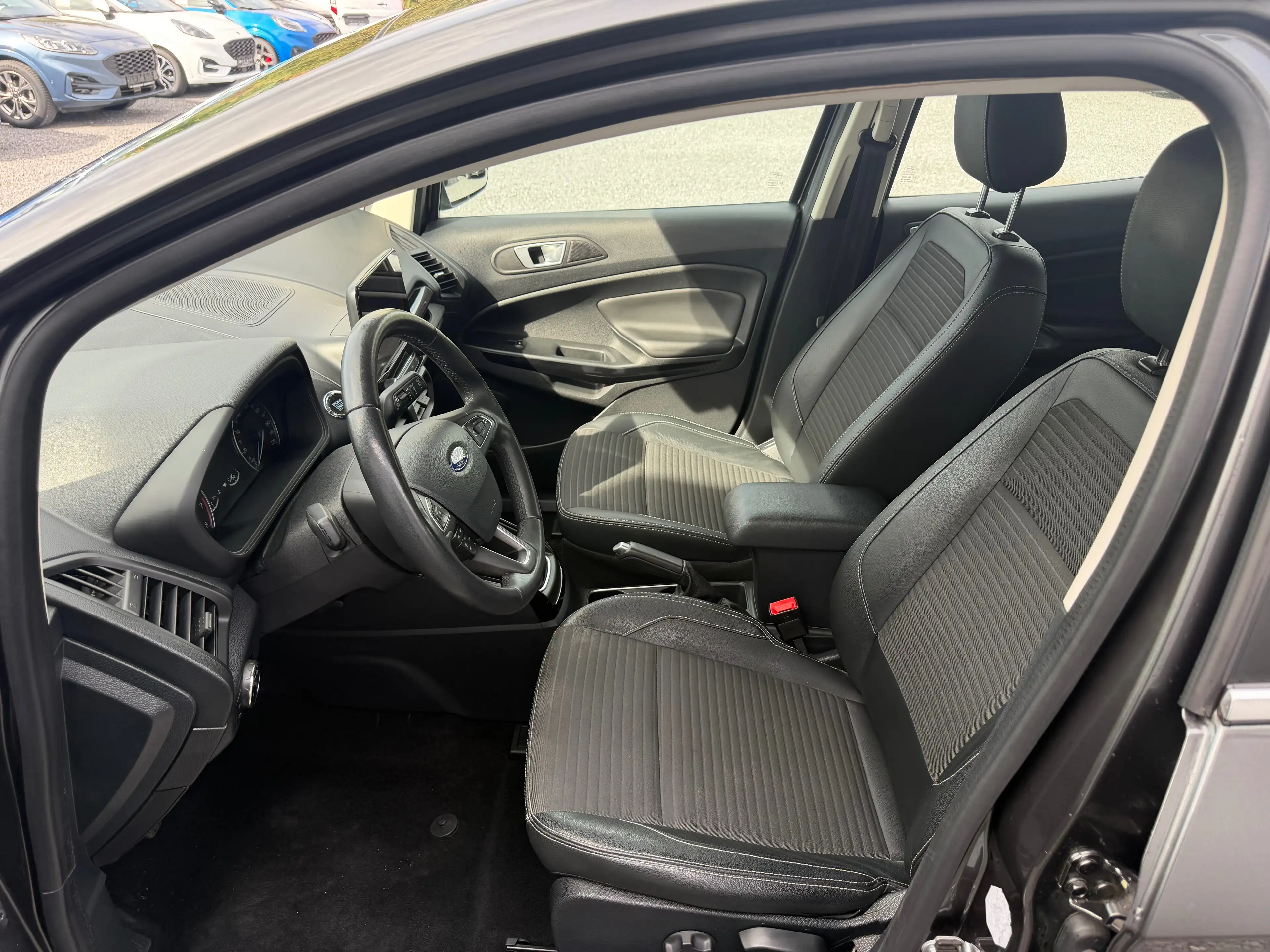 Ford EcoSport Titanium-Kamera-Navi-Winterpaket — photo 11