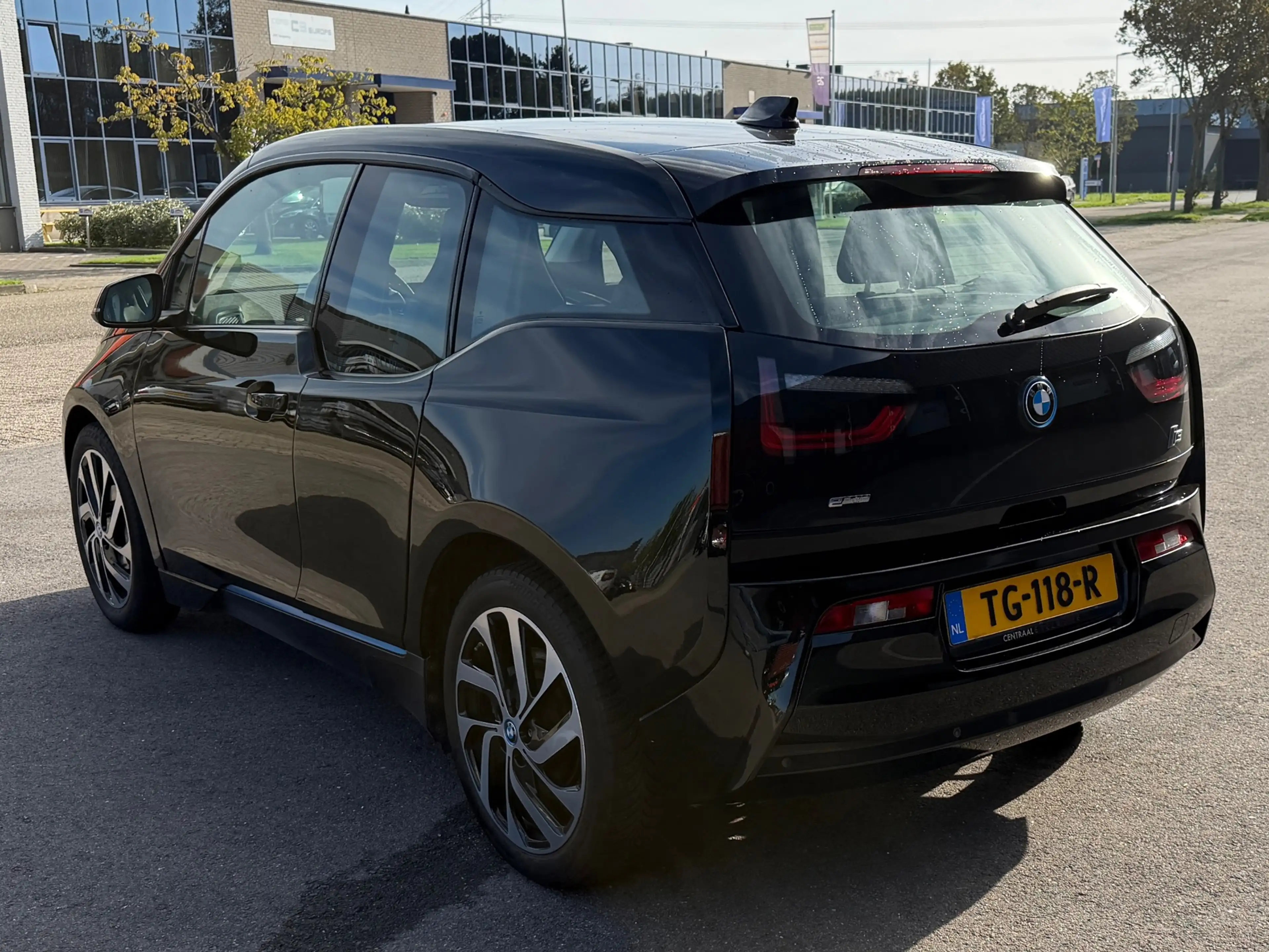 BMW i3 Basis 22 kWh CRUISE/CLIMA/NAVI/LMV/PDC — photo 4