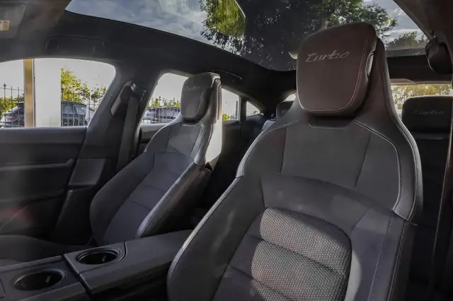 Porsche Taycan view 10