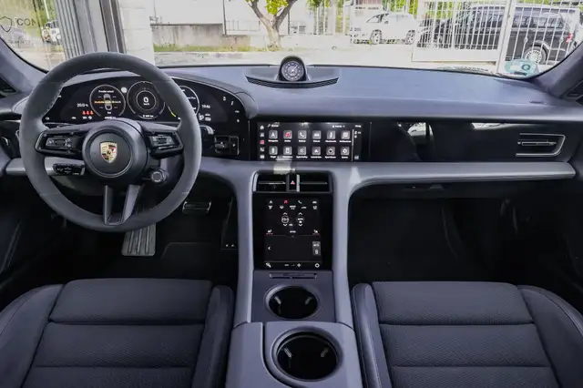 Porsche Taycan view 14