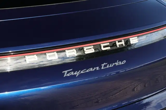 Porsche Taycan view 8