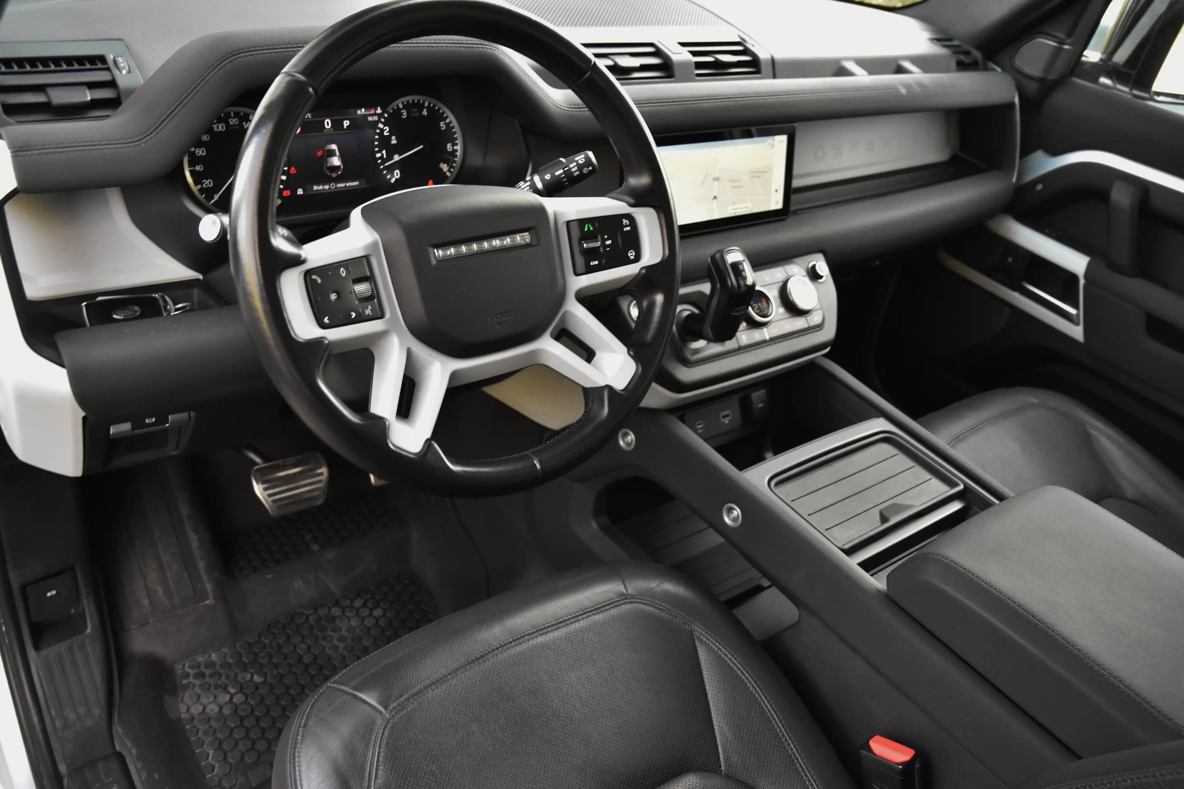 Land Rover Defender 110 P400 XS EDITION *** LICHTE VRACHT / TOP CONDITION *** — photo 4