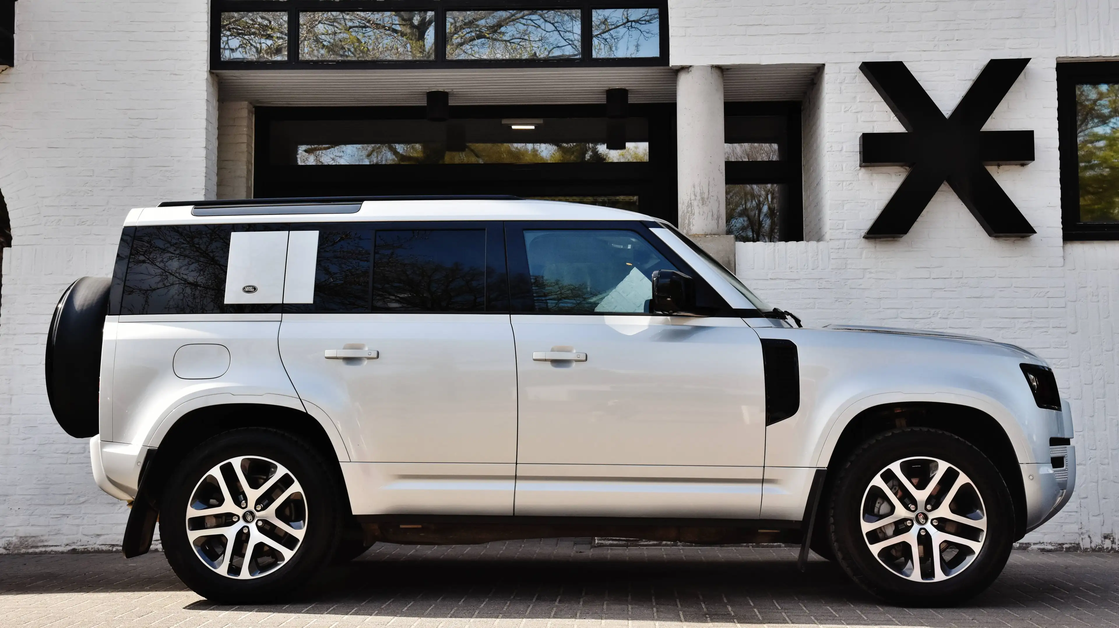 Land Rover Defender 110 P400 XS EDITION *** LICHTE VRACHT / TOP CONDITION *** — photo 3