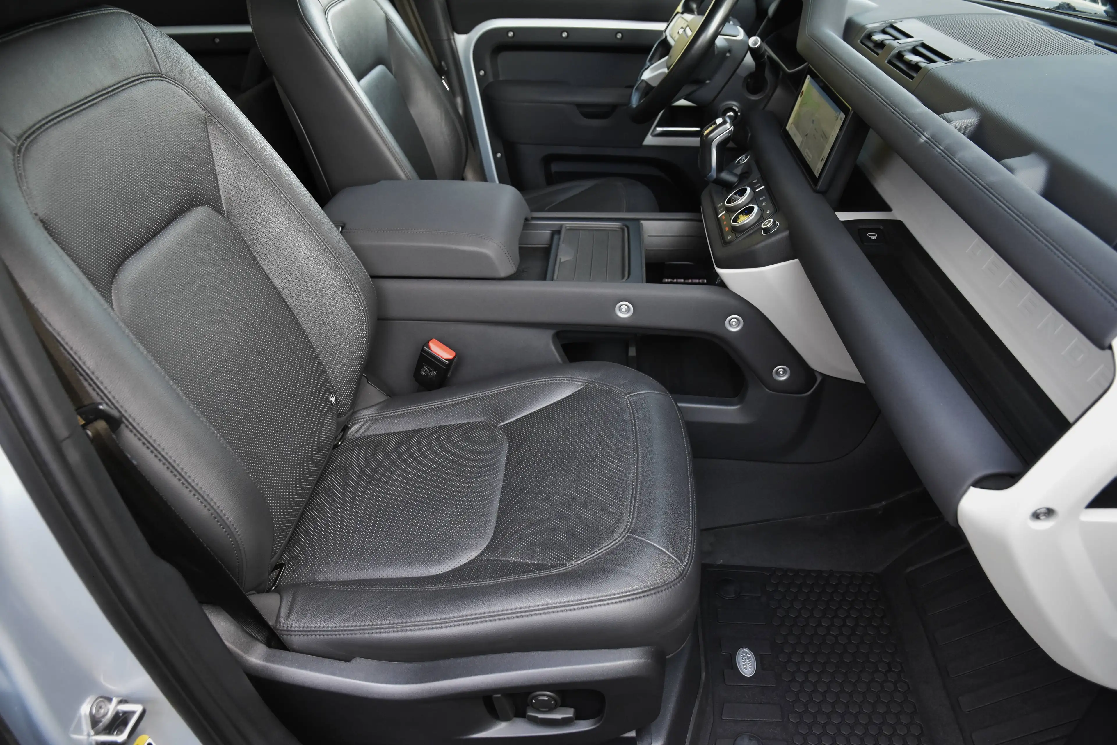 Land Rover Defender 110 P400 XS EDITION *** LICHTE VRACHT / TOP CONDITION *** — photo 14
