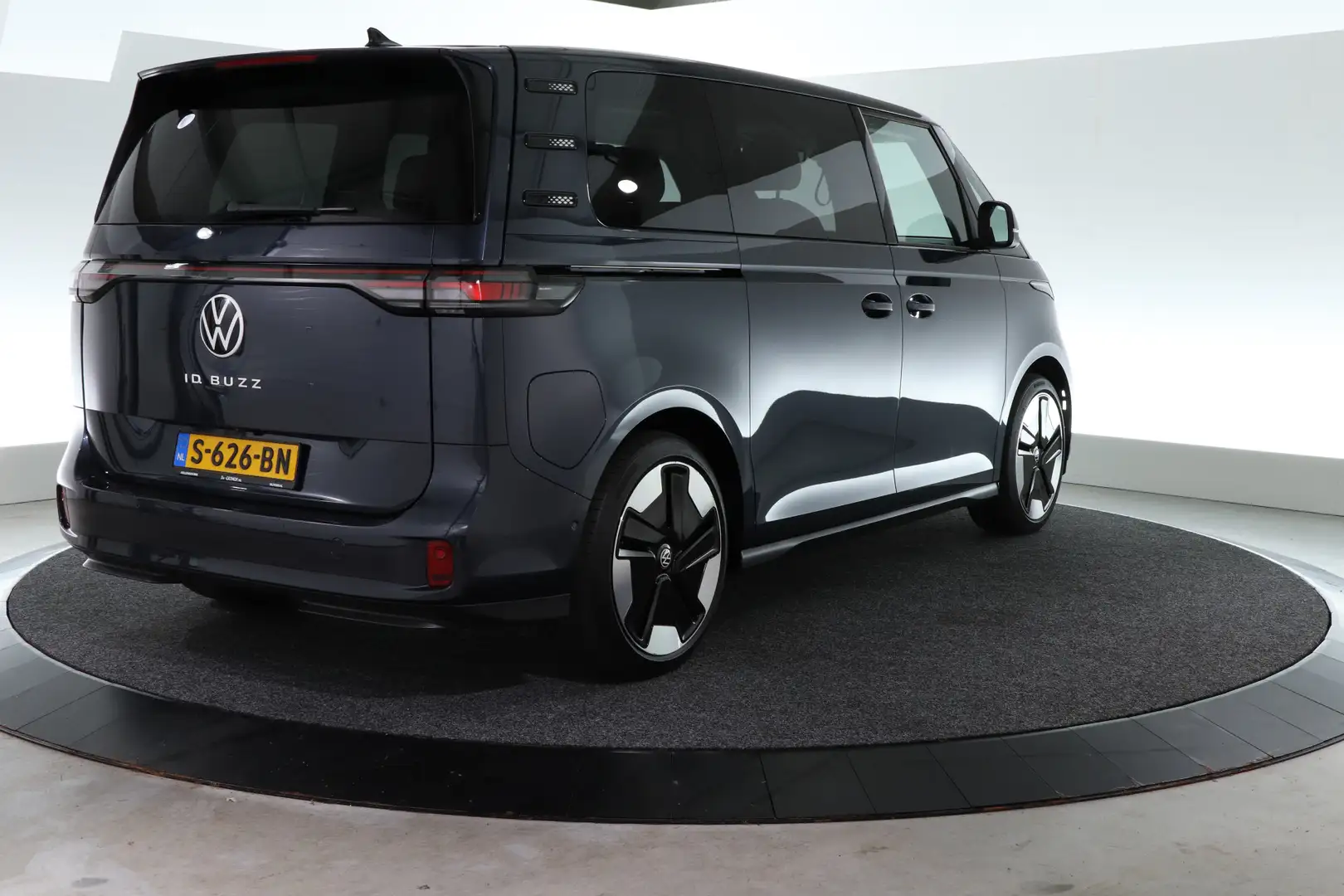 Volkswagen ID. Buzz 1st Max 77kWh / ALL-IN PRIJS / TREKHAAK / VEEL LUX Blauw - 2