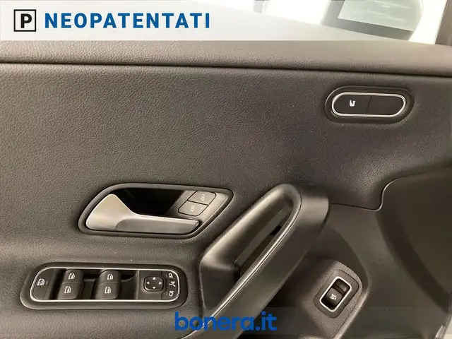 Mercedes-Benz CLA view 19
