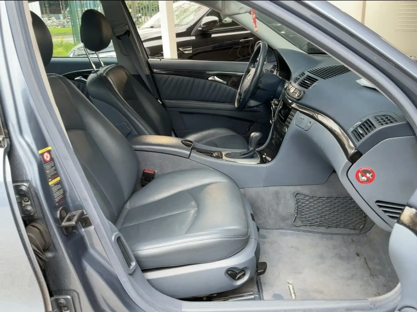 Mercedes-Benz E 240 240 2.6 177ch BVA AVANTGARDE Azul - 2