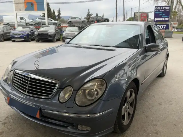 Mercedes-Benz E 240 240 2.6 177ch BVA AVANTGARDE
