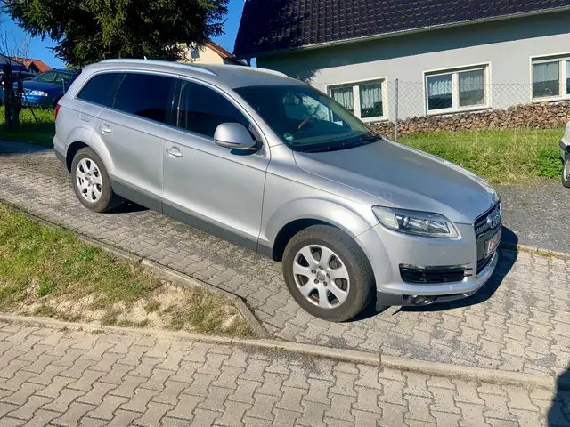 Audi Q7 Q7 Diesel 3.0 TDI DPF quattro tiptronic /6 Sitzer