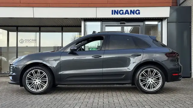 Porsche Macan view 2