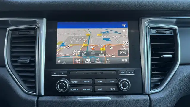 Porsche Macan view 22