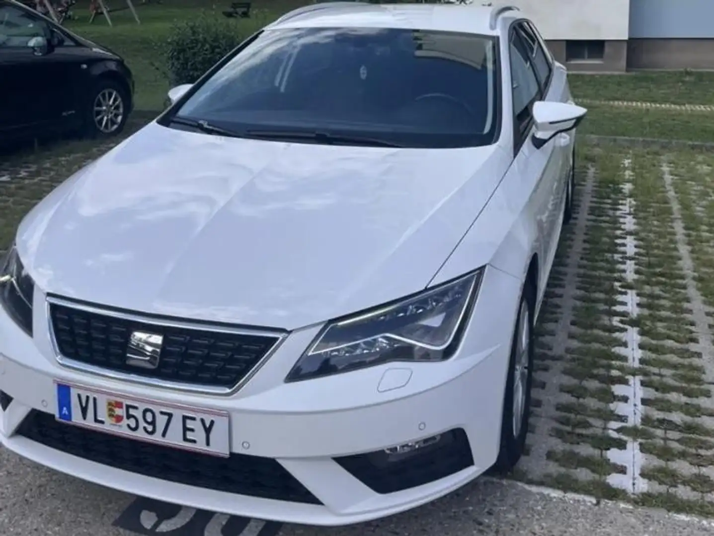 SEAT Leon Leon ST Style 1,2 TSI Start-Stopp Style Weiß - 1