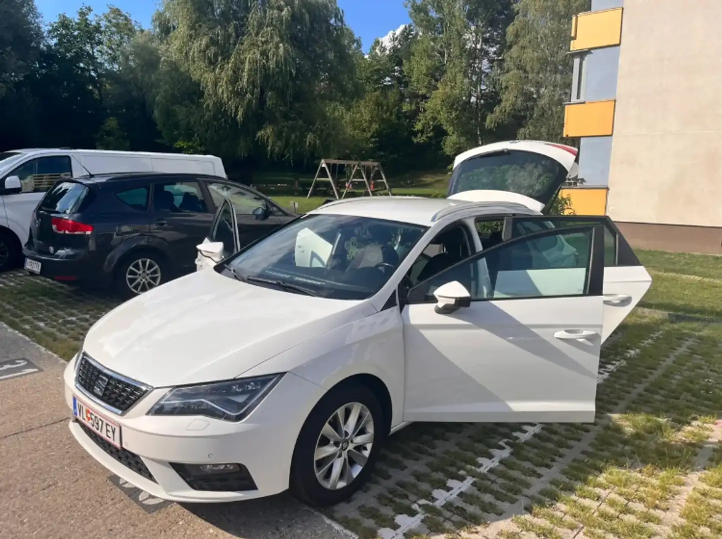 SEAT Leon Leon ST Style 1,2 TSI Start-Stopp Style Weiß - 2