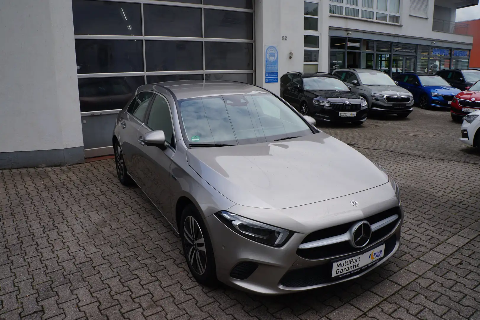 Mercedes-Benz A 250 A 250 e *SHZ*360°KAMERA*NAVI* Plateado - 2