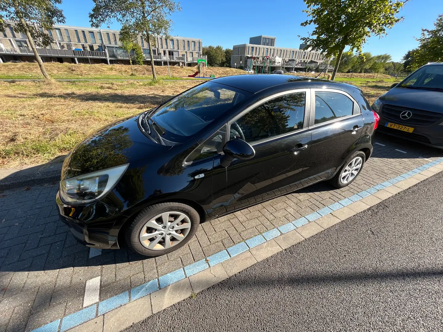 Kia Rio Rio 1.2 CVVT Comf. Pack Czarny - 1