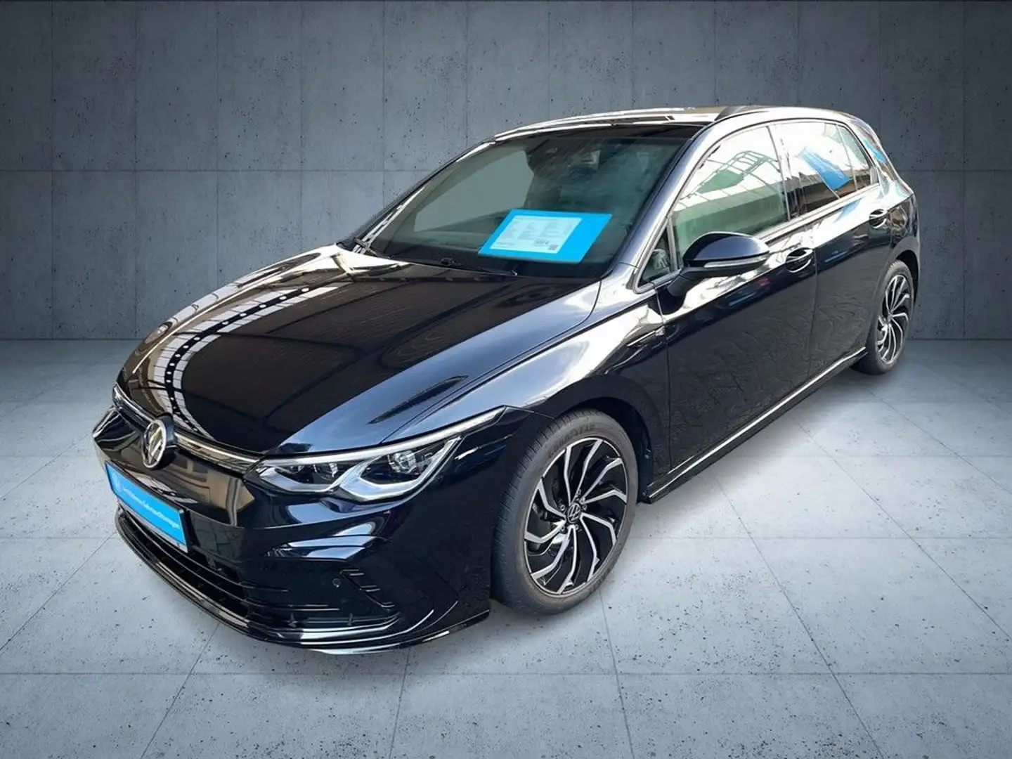 Volkswagen Golf 1.5 TSI R-Line Navi LED Pano AHK Schwarz - 2