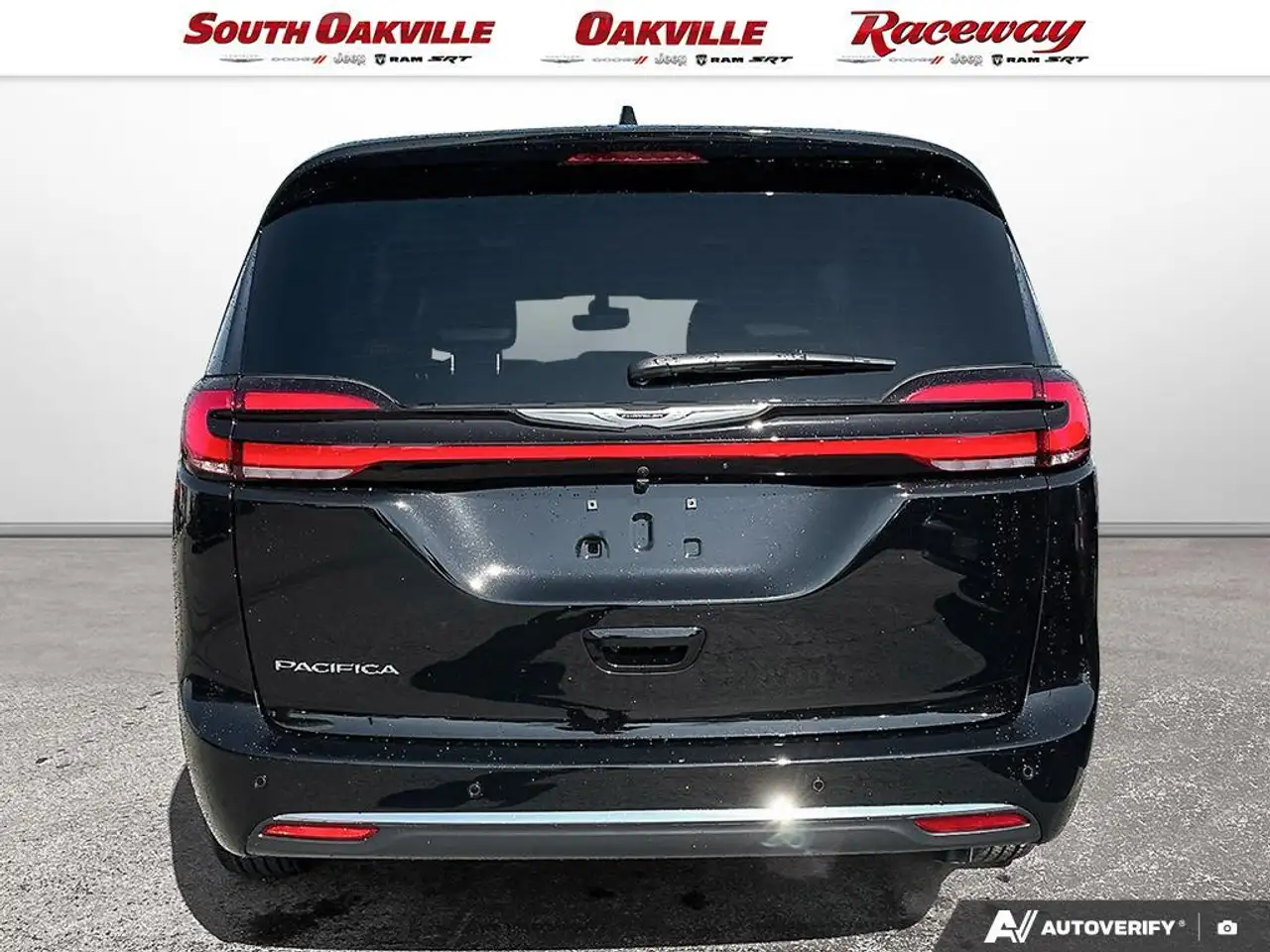 Chrysler Pacifica снимка Chrysler Pacifica