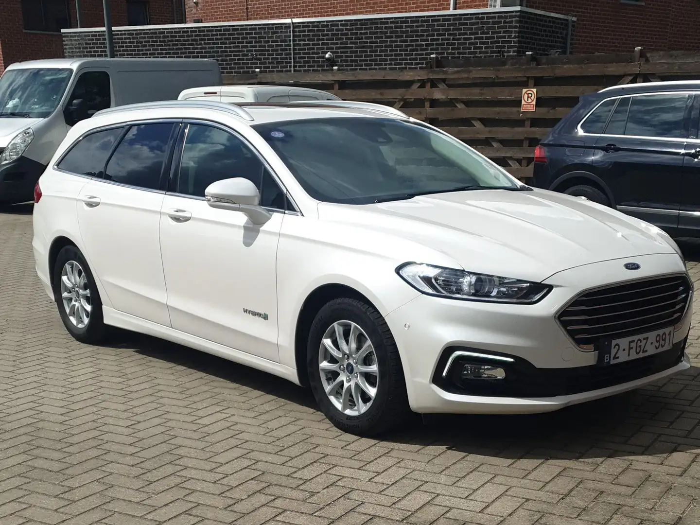 Ford Mondeo Mondeo Clipper 2.0 HEV Titanium (EU6.2) Wit - 2