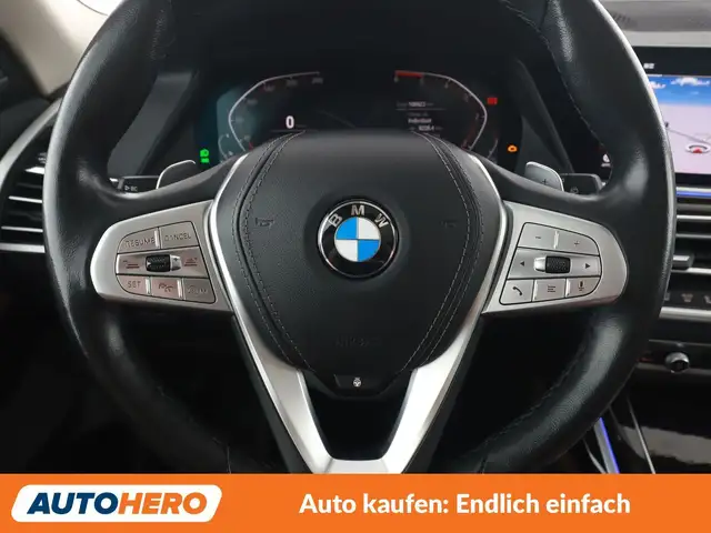 BMW X7 view 19