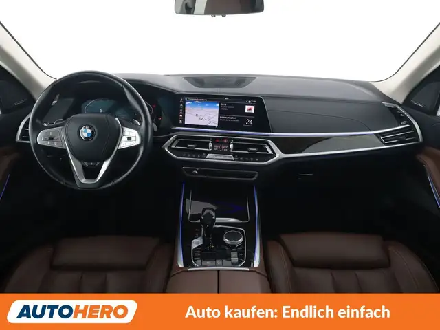 BMW X7 view 12