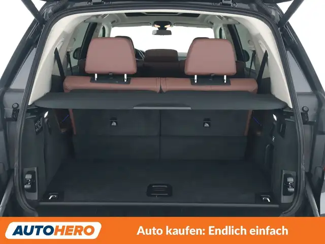 BMW X7 view 17