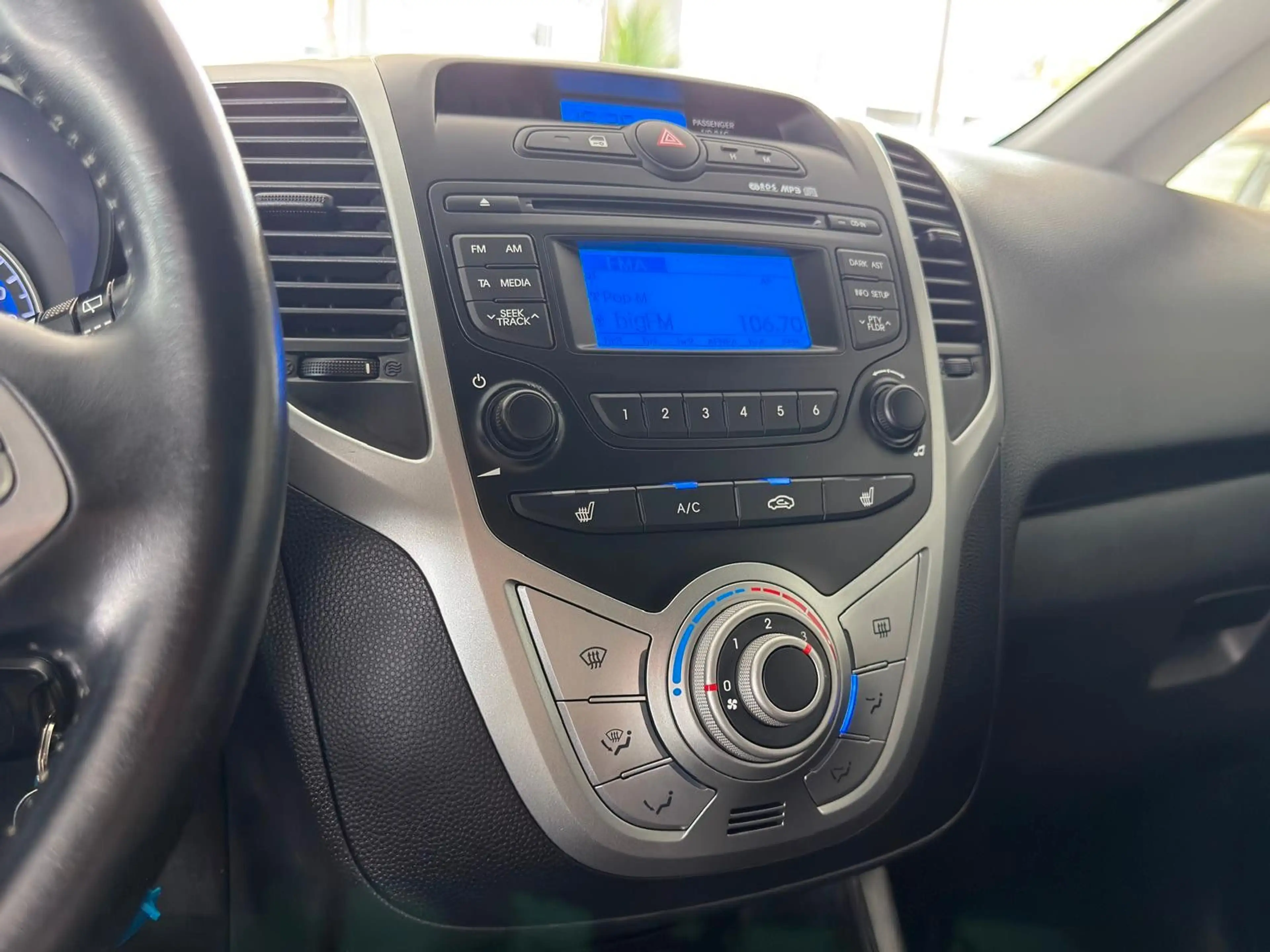 Hyundai iX20 FIFA world Cup Edition+Automatik+Sitzh+TOP! — photo 15