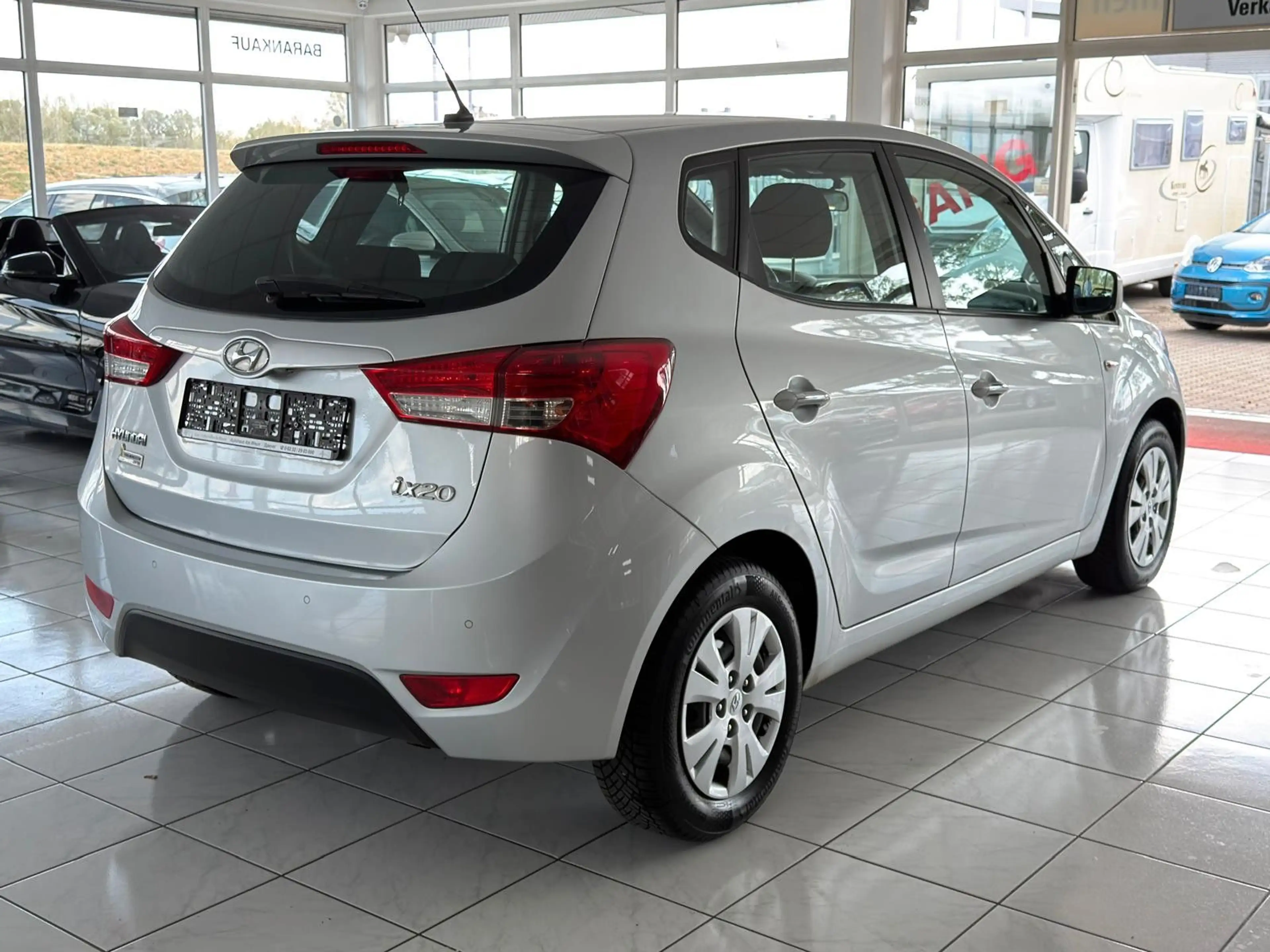 Hyundai iX20 FIFA world Cup Edition+Automatik+Sitzh+TOP! — photo 4