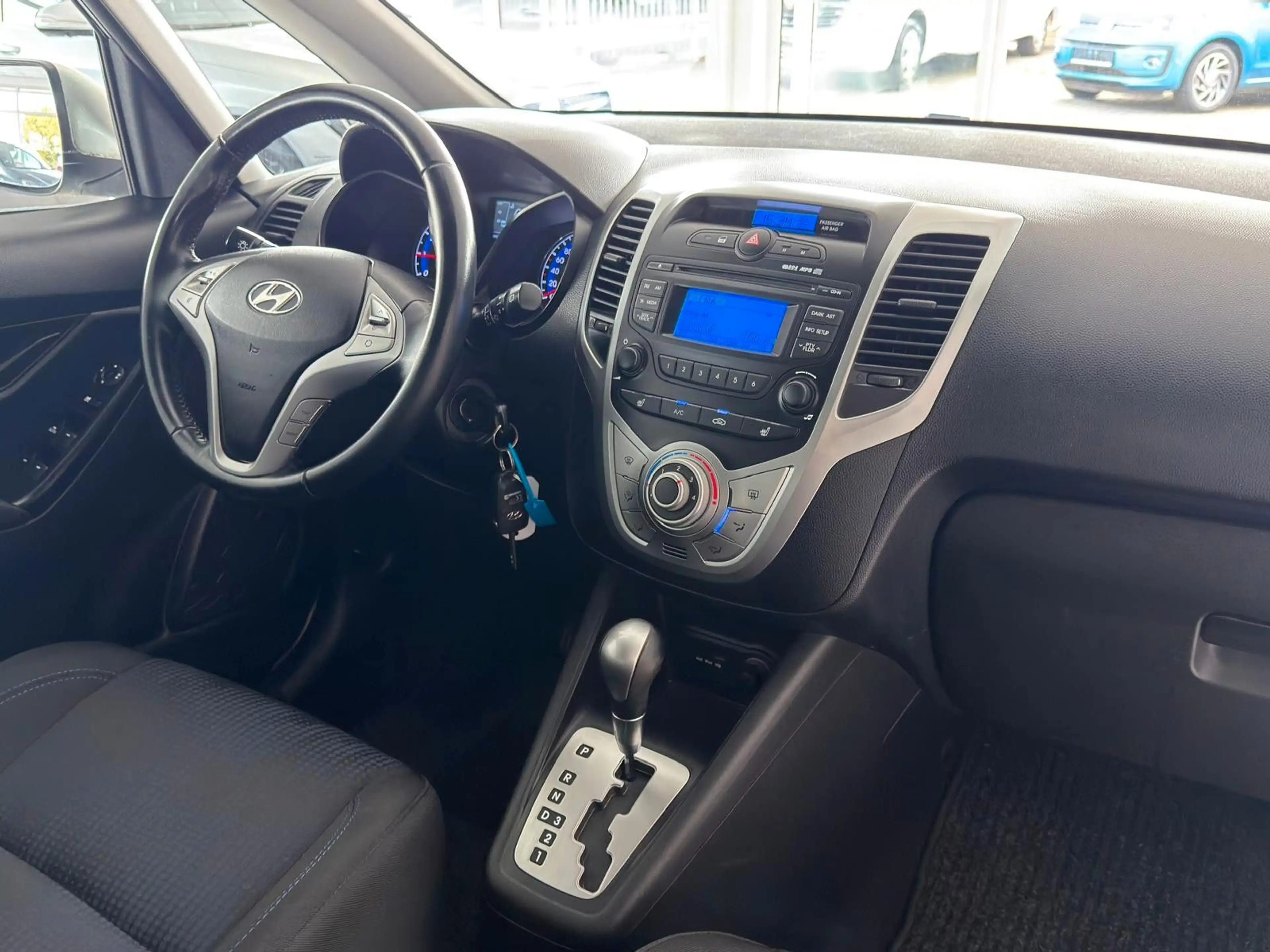 Hyundai iX20 FIFA world Cup Edition+Automatik+Sitzh+TOP! — photo 11