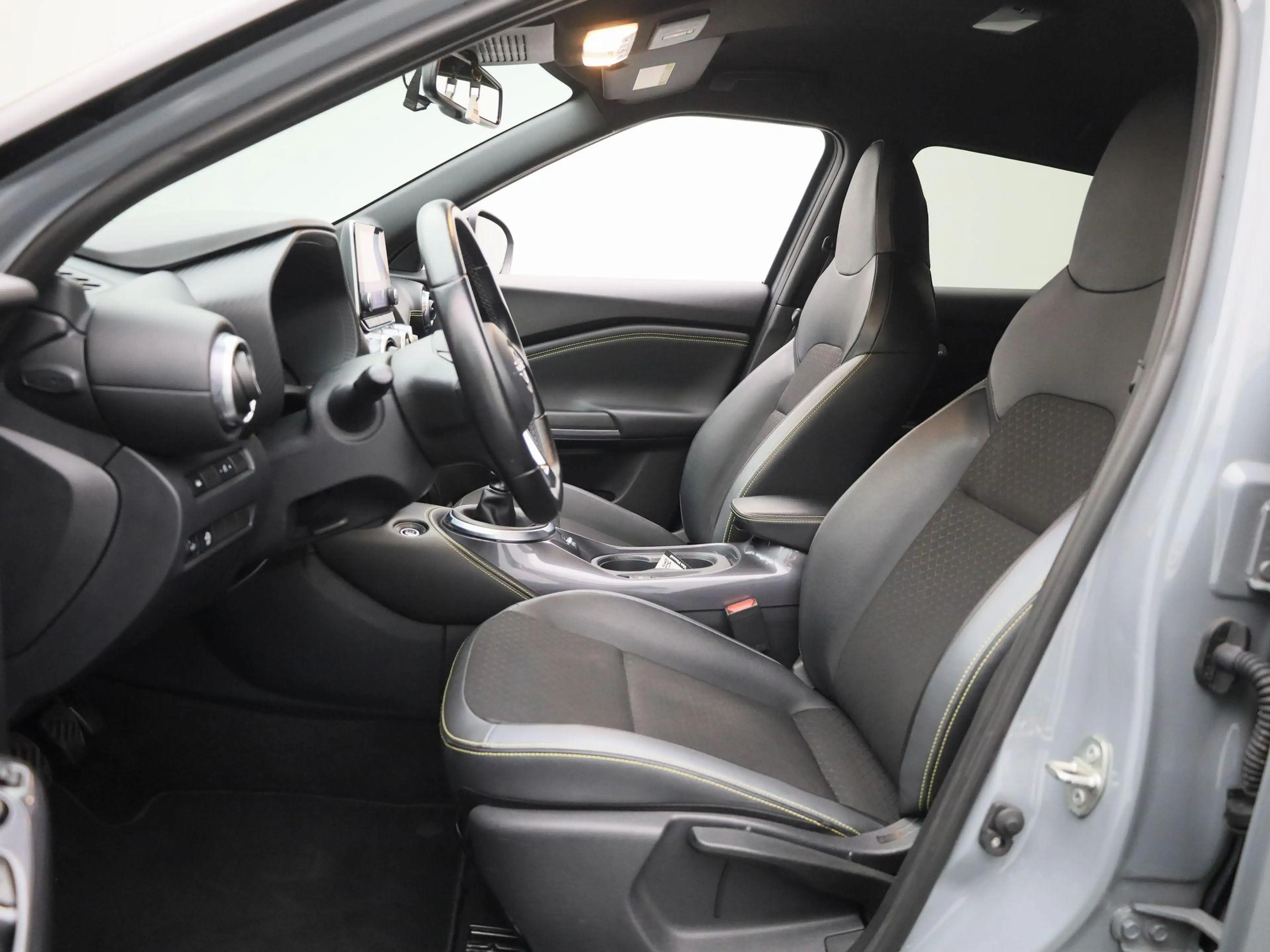 Nissan Juke 1.0 DIG-T Kiiro — photo 10