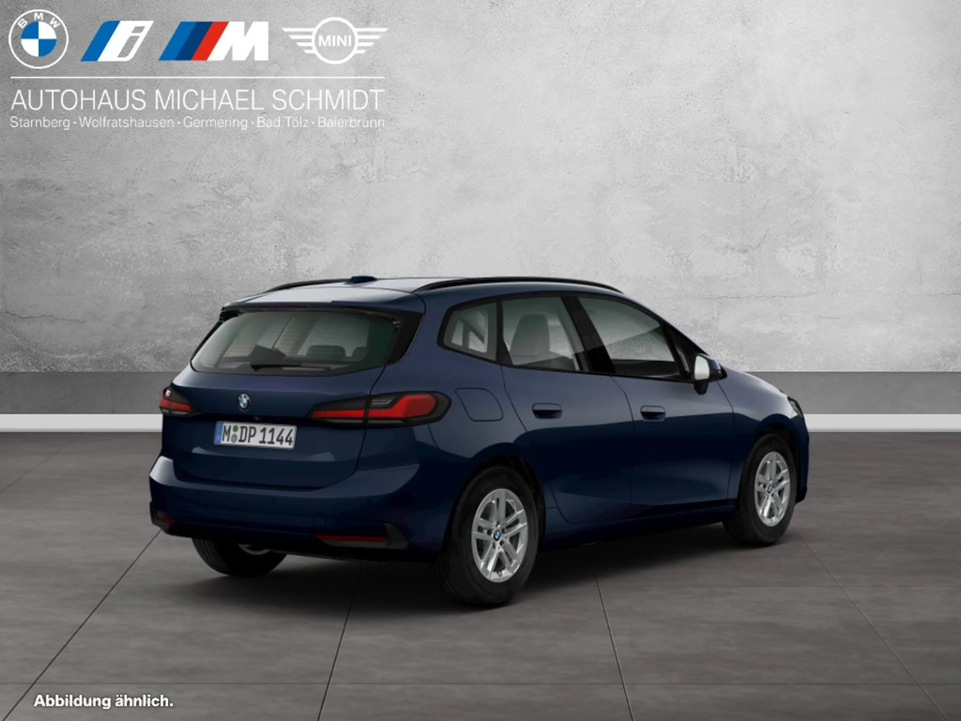 BMW 216 i Active Tourer — photo 2