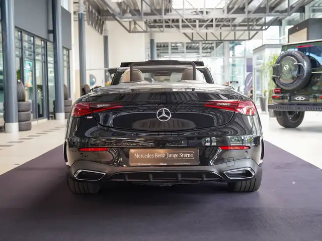 Mercedes-Benz Cle view 4