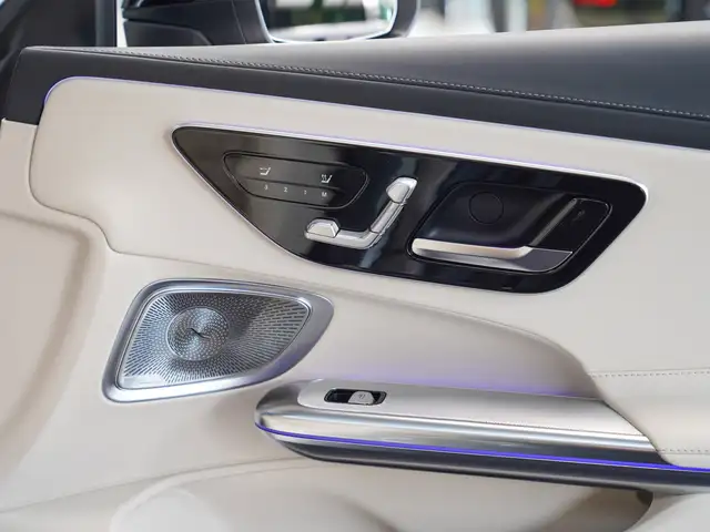 Mercedes-Benz Cle view 9