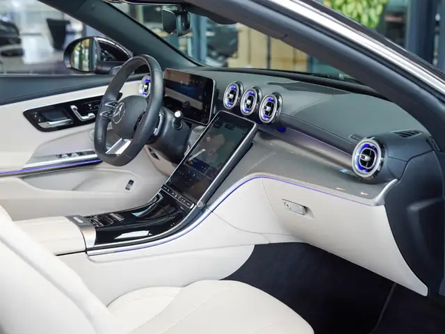 Mercedes-Benz Cle view 6