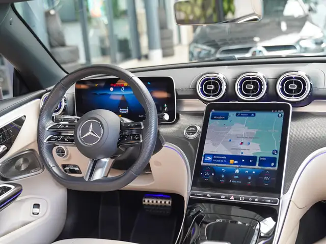 Mercedes-Benz Cle view 11
