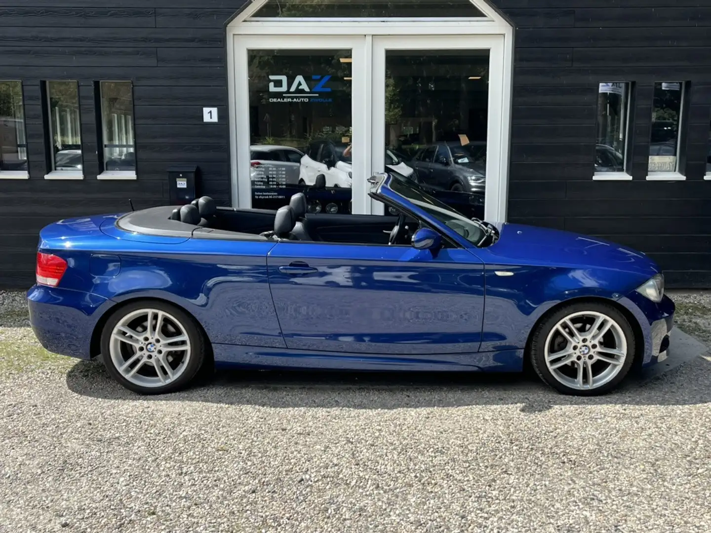 BMW 118 1-serie Cabrio 118i M-Pakket/Airco/Audio/Lm/Youngt Blauw - 2