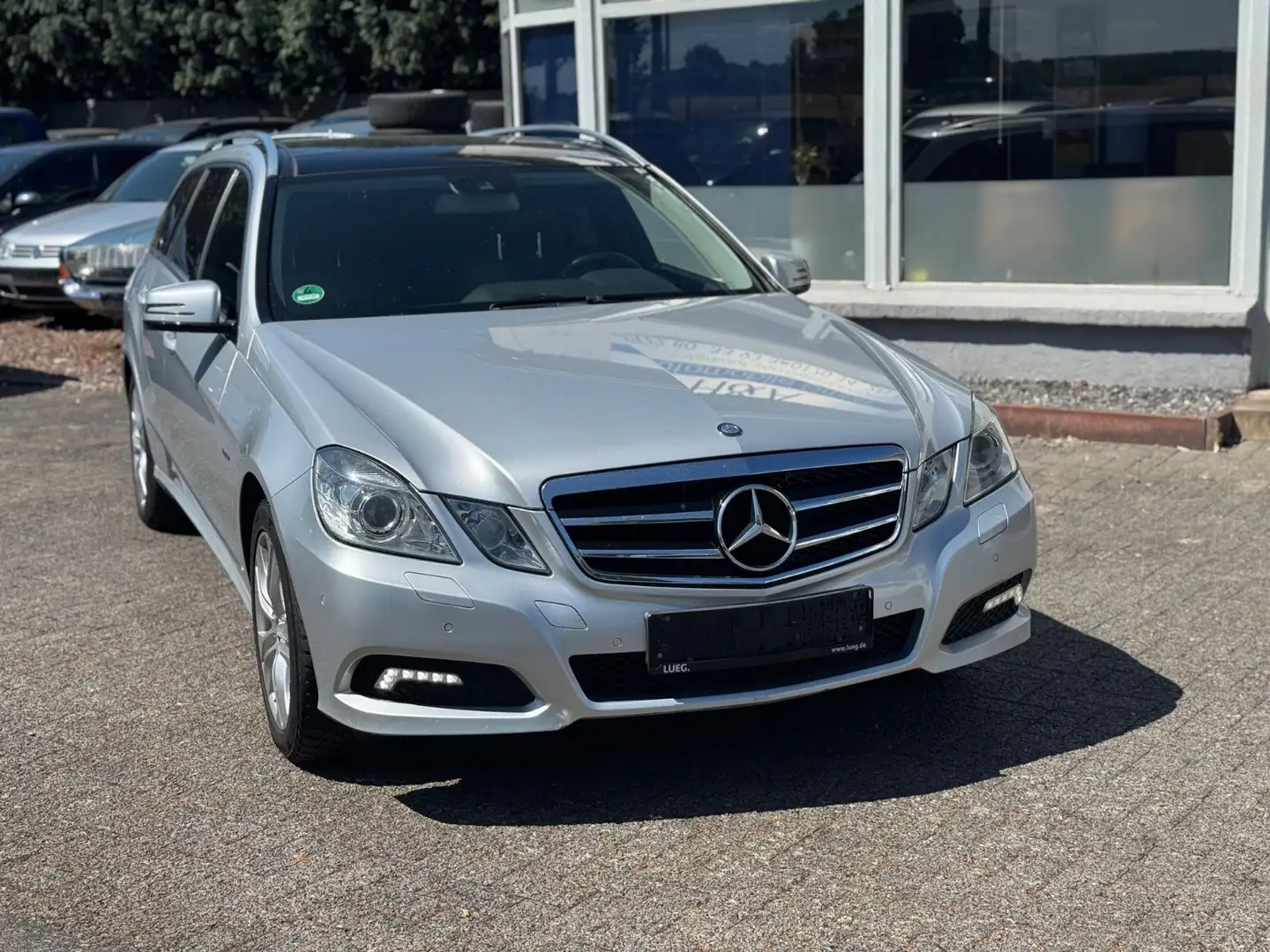 Mercedes-Benz E 250 CDI BlueEfficiency Silber - 2