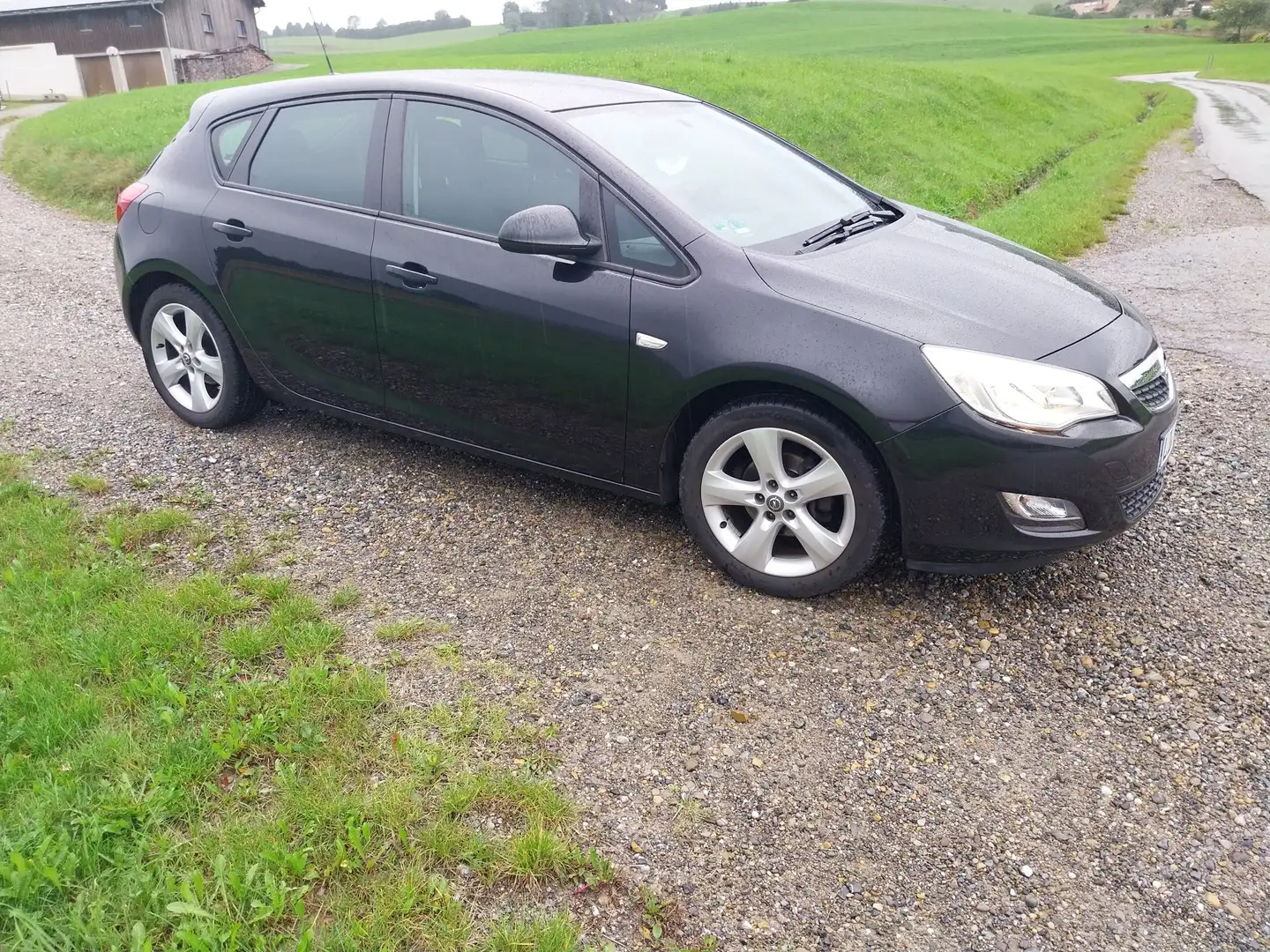 Opel Astra Design Edition Schwarz - 2