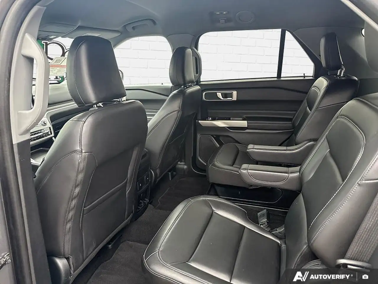 Ford Explorer снимка Ford Explorer