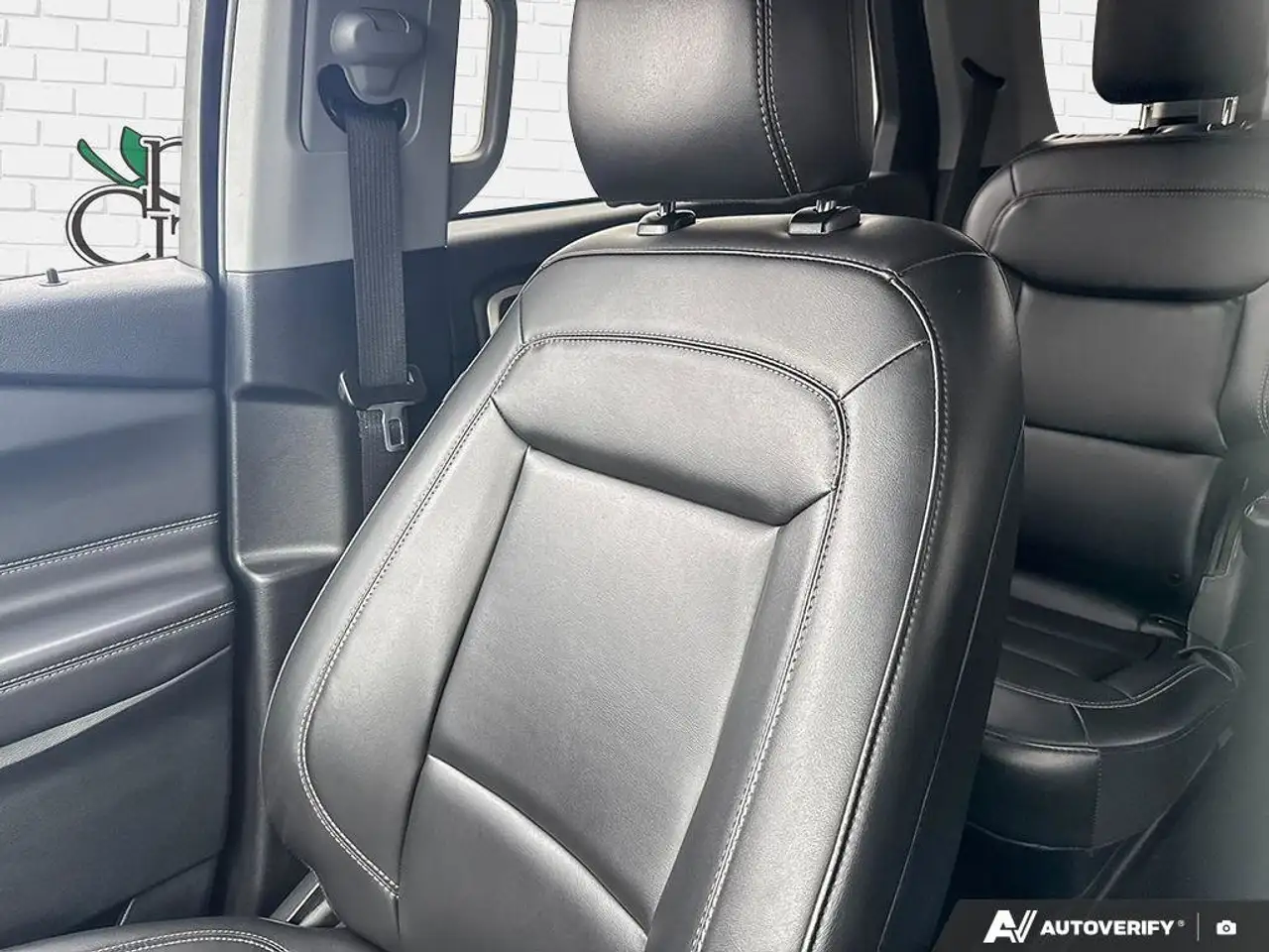 Ford Explorer снимка Ford Explorer