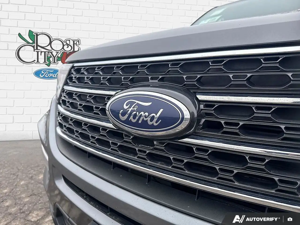 Ford Explorer снимка Ford Explorer