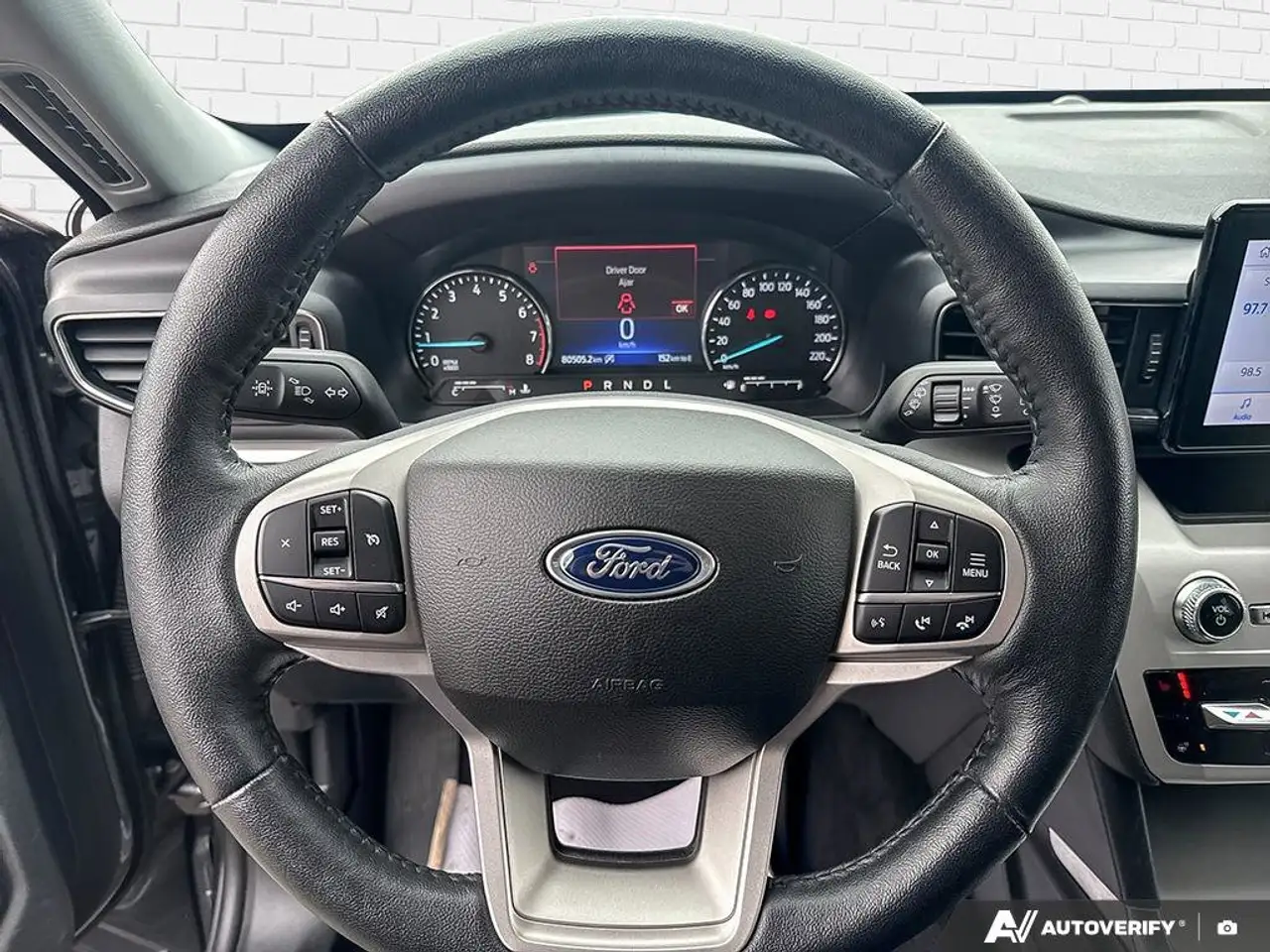 Ford Explorer снимка Ford Explorer