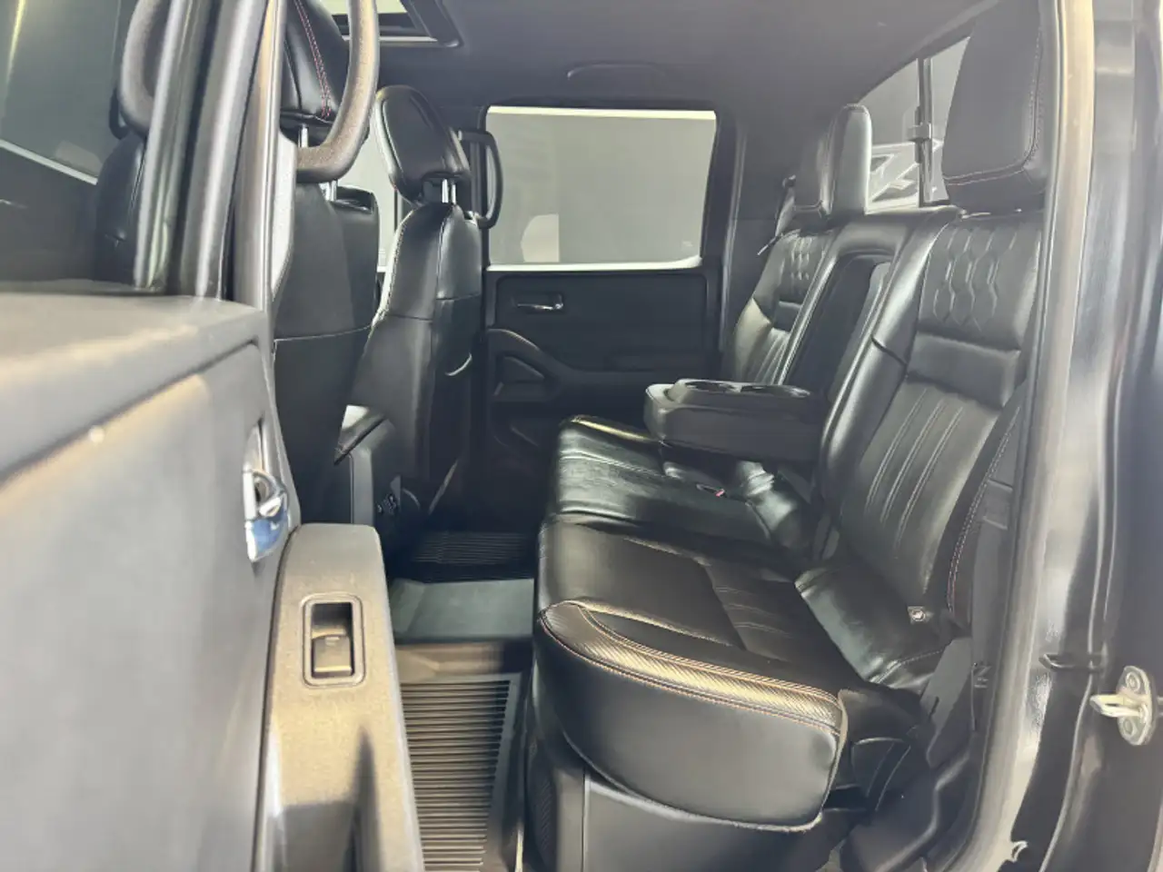 Nissan Frontier снимка Nissan Frontier