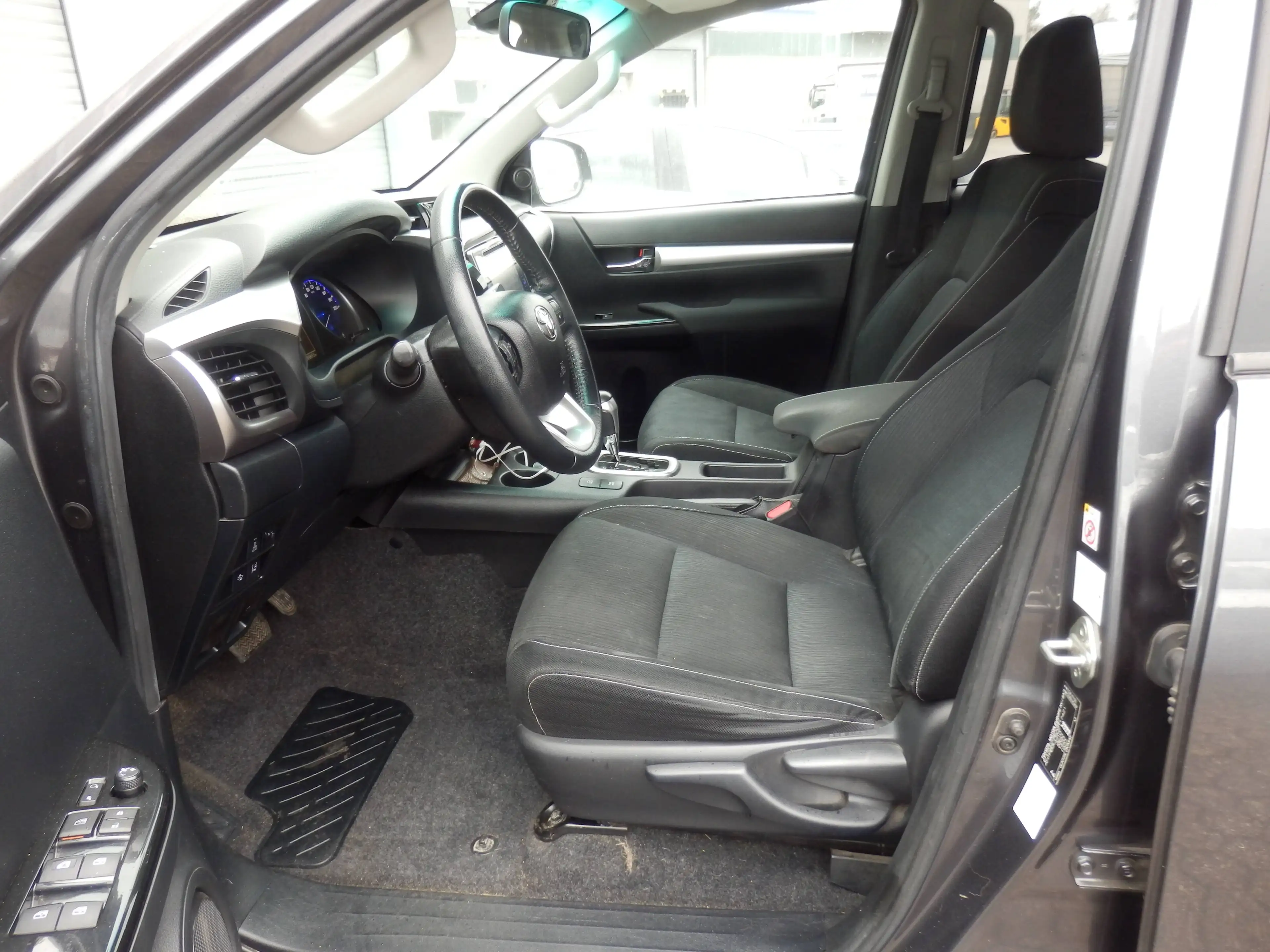 Toyota Hilux Double Cab Duty 4x4, Automatik, Cool Paket, Sitzheizung, Navigation, Klima, AHK, Scheckheft — photo 13