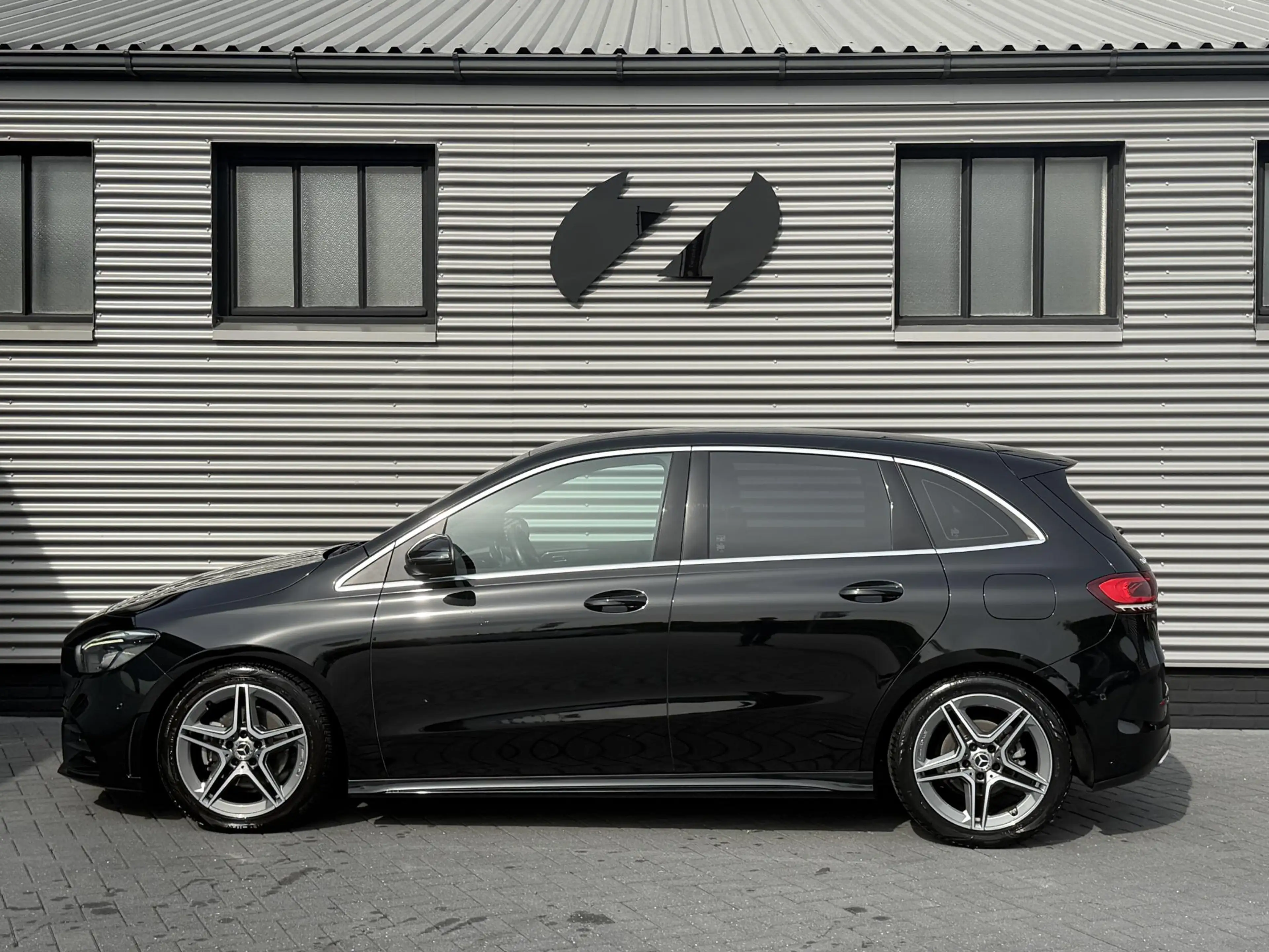 Mercedes-Benz B 180 180d Business Solution AMG | Cruise | Carplay | — photo 15