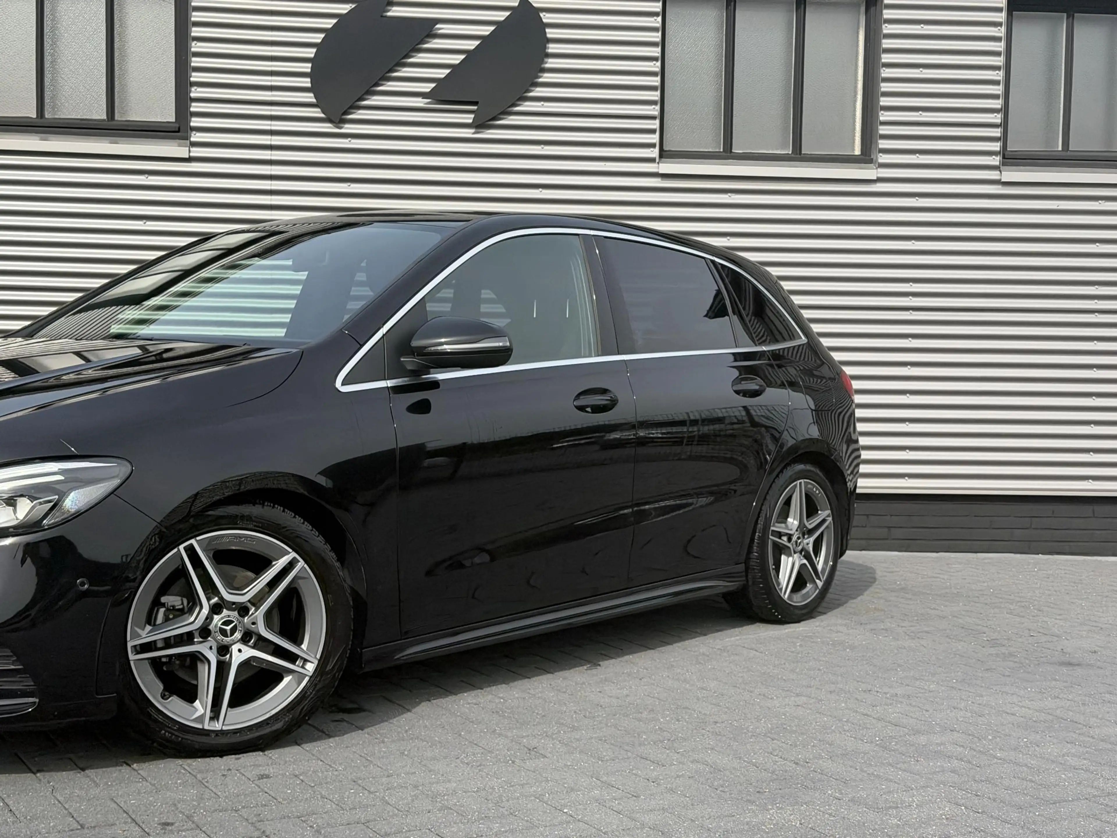 Mercedes-Benz B 180 180d Business Solution AMG | Cruise | Carplay | — photo 2