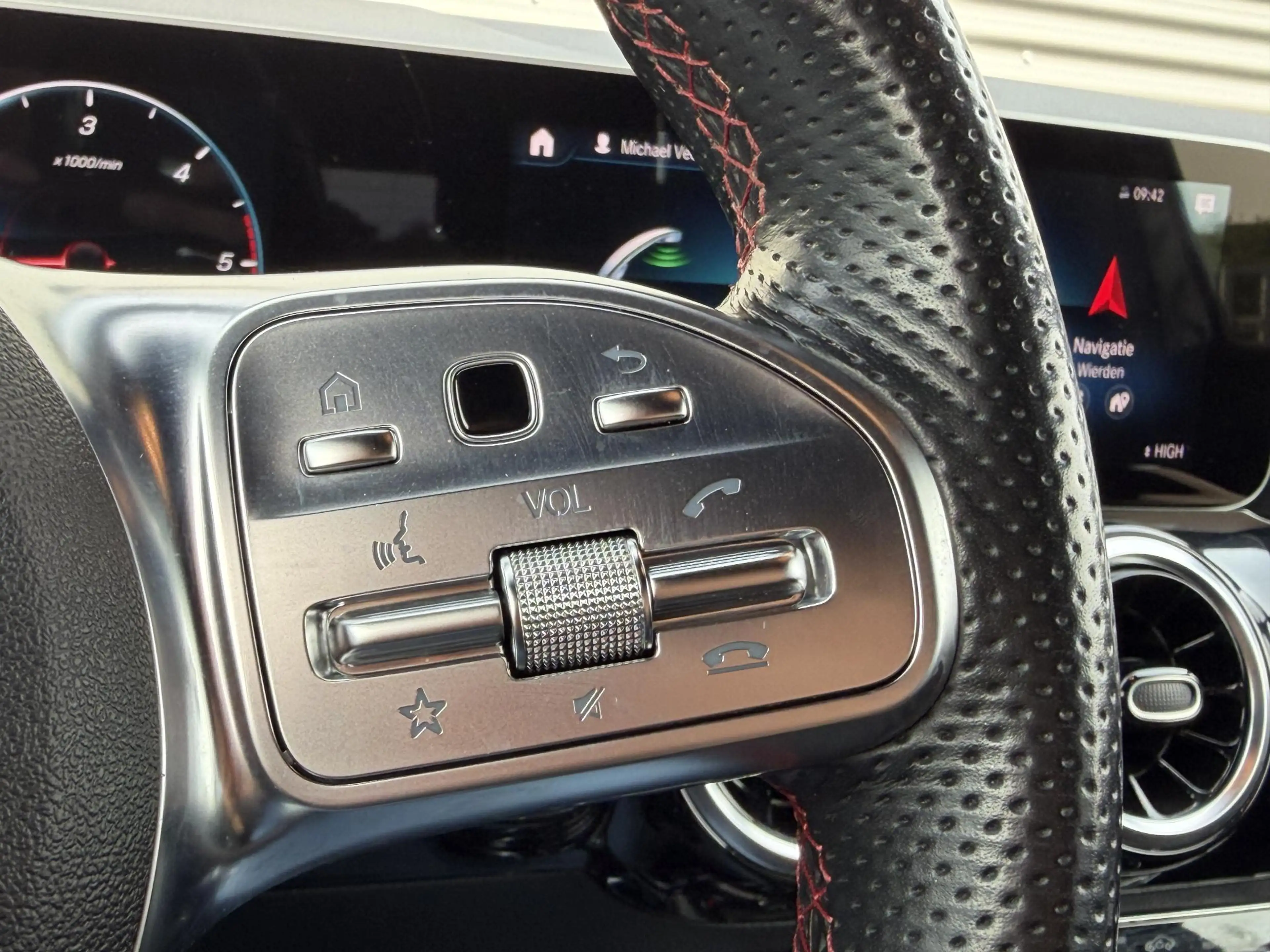 Mercedes-Benz B 180 180d Business Solution AMG | Cruise | Carplay | — photo 13