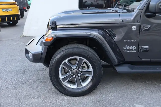 Jeep Wrangler view 11