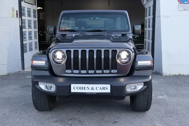 Jeep Wrangler view 3
