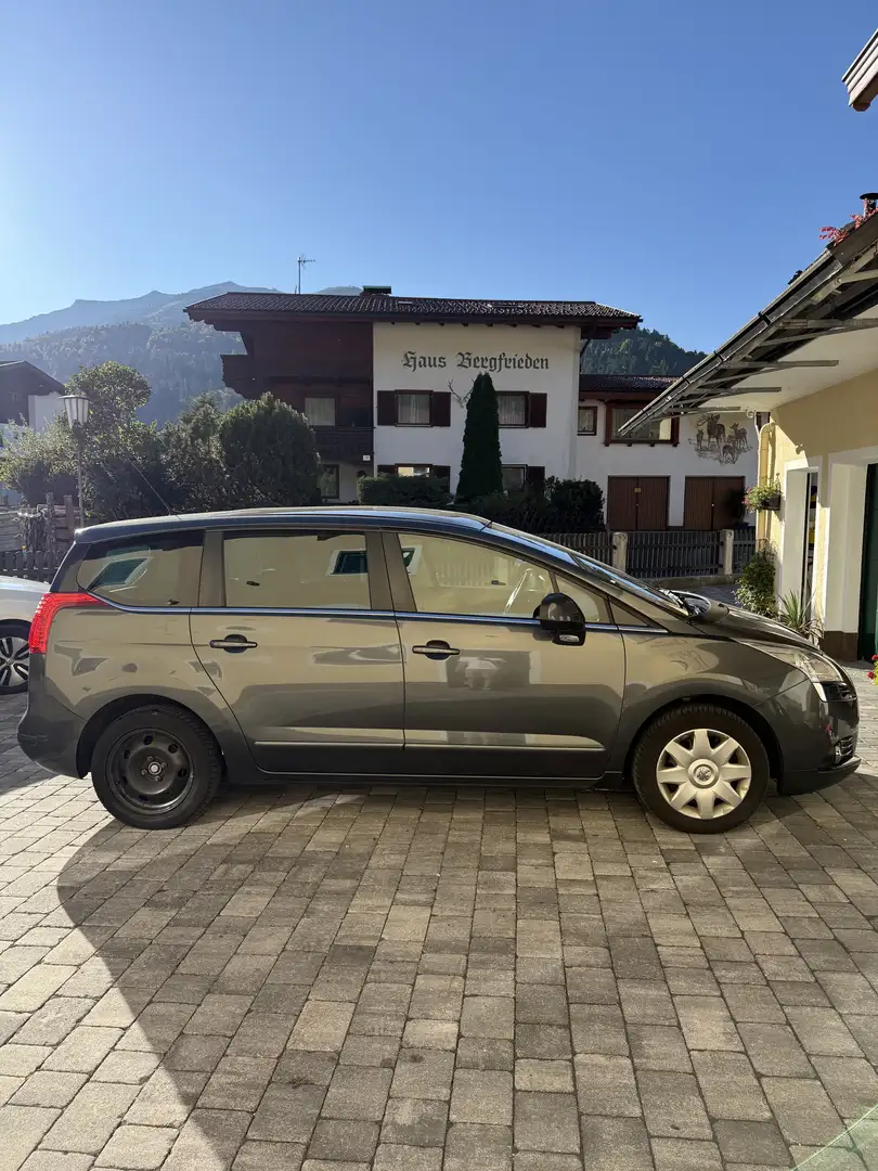 Peugeot 5008 HDI FAP 110 Family - 2